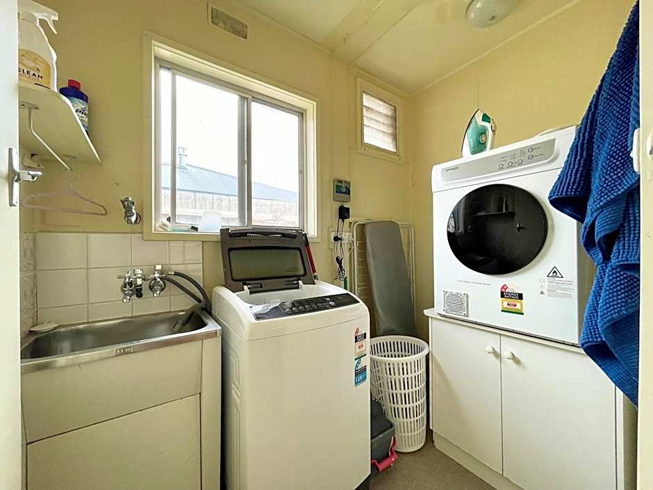 Nautique Beach House - Rustic and Charming, Walk 2 Beach & Shops