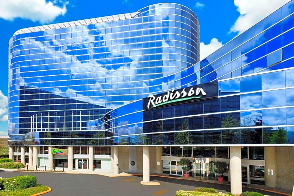 Radisson Hotel Vancouver Airport