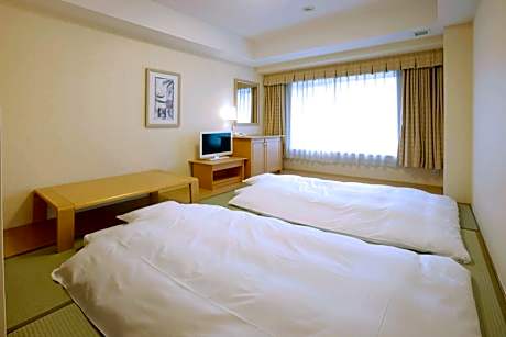 Japanese-Style Room - Emion Tower