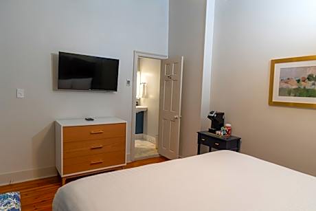 Interior Deluxe King Room