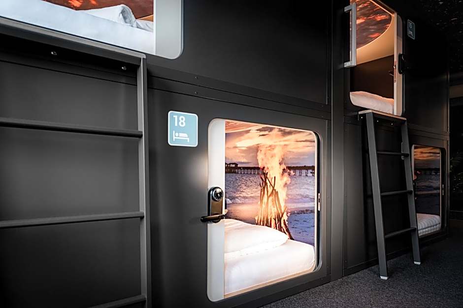 Capsule Hotel - Lucerne TheLAB