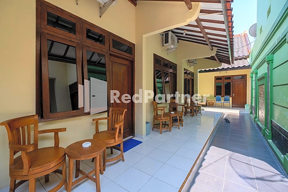 Hotel Wisata Ziarah Sunan Bonang Syariah Mitra RedDoorz