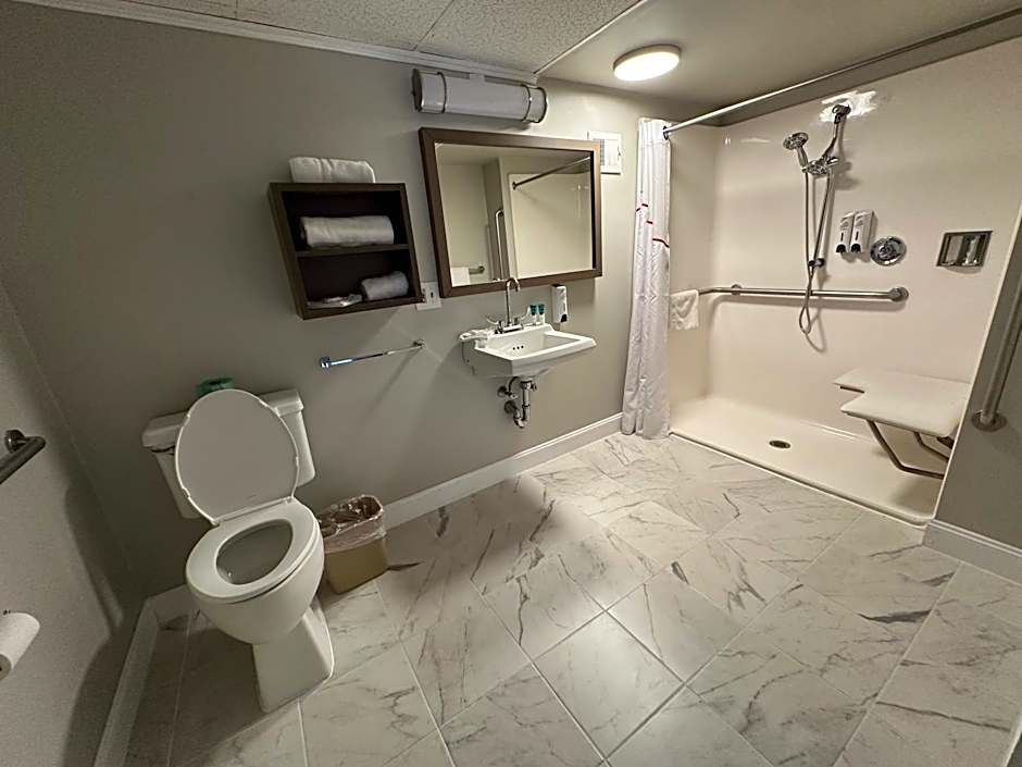 Whalers Inn and Suites