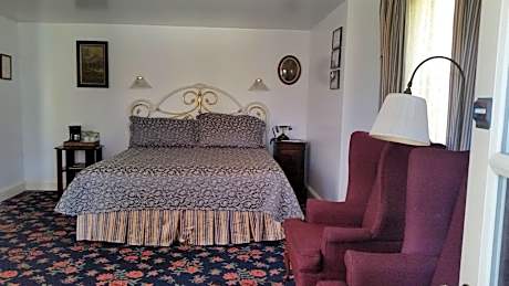 Queen Room with Garden View