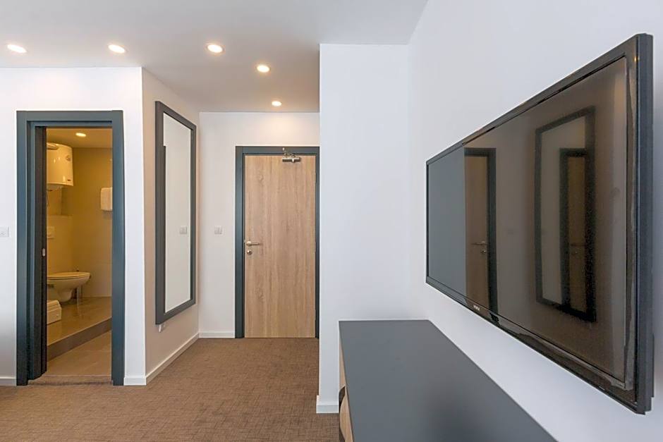 Premium Crown Suites