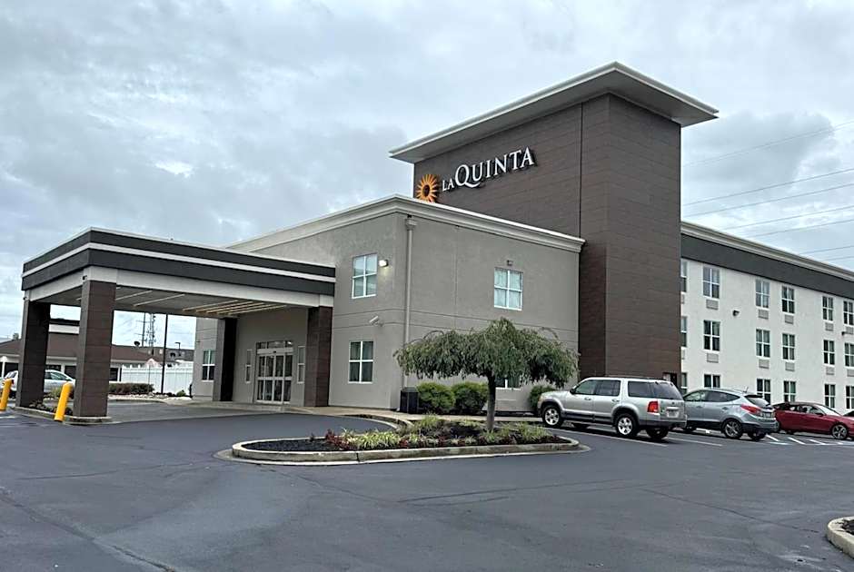 La Quinta Inn & Suites by Wyndham Lexington Park
