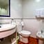 Hotel H28 Camas