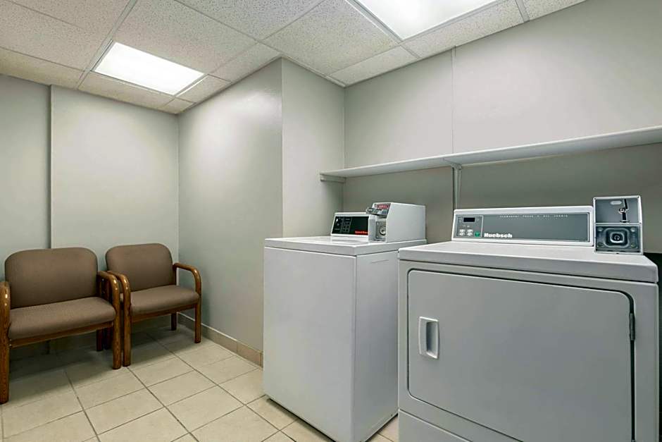 Days Inn by Wyndham London