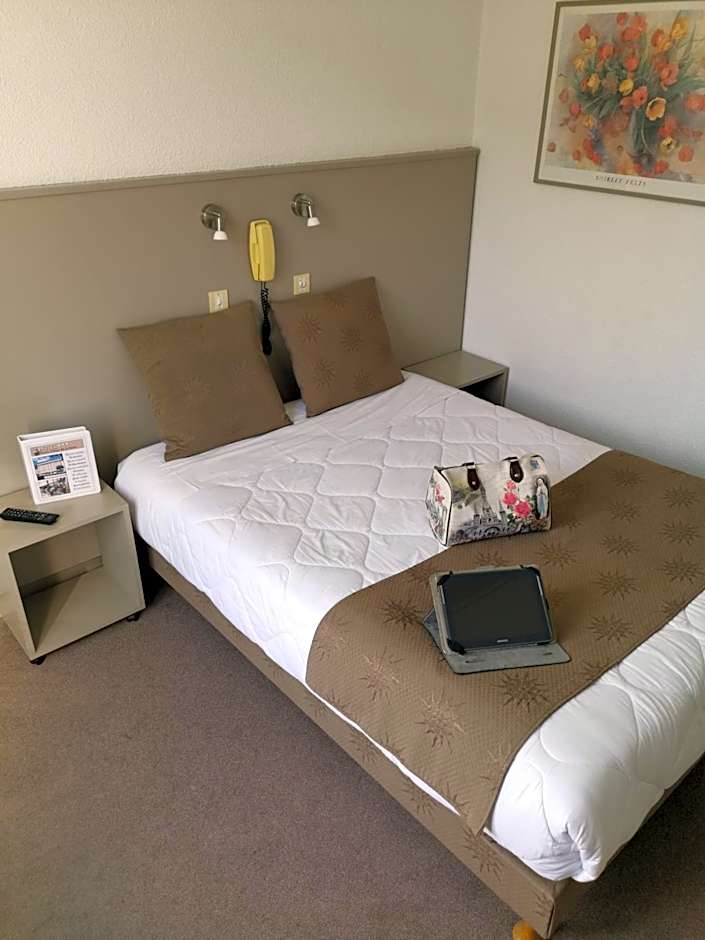 Adonis Lourdes - Notre Dame de la Sarte