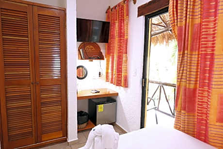 Coba Room with Balcony and Private Bathroom