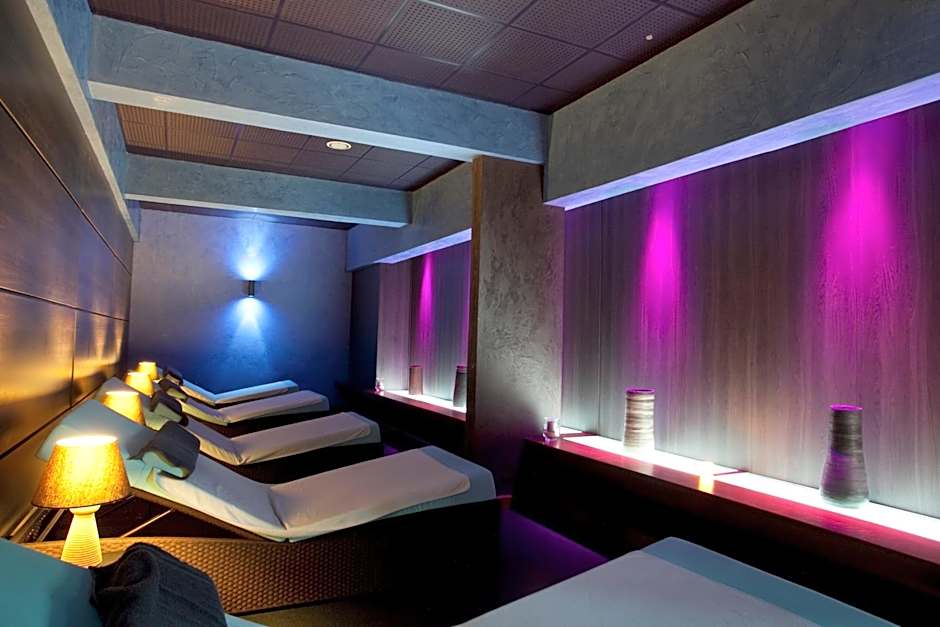 Mahogany Hotel Residence & Spa