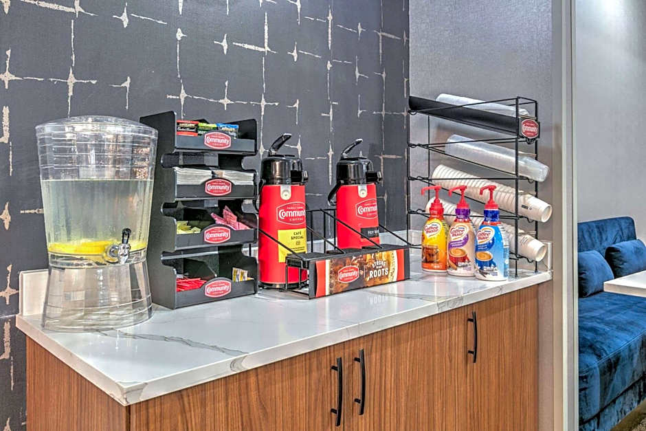 La Quinta Inn & Suites by Wyndham Decatur