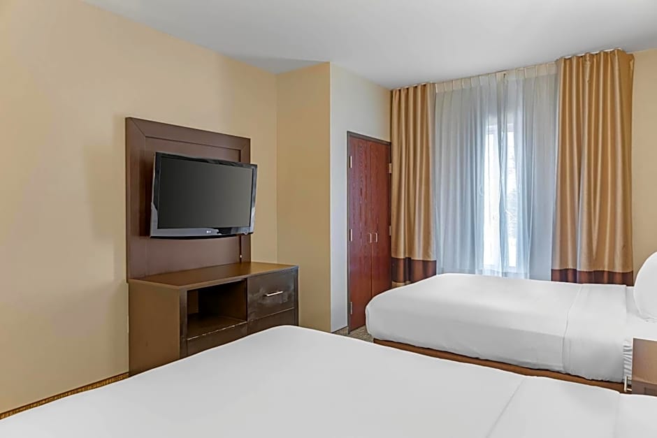 Comfort Suites Ontario Convention Center