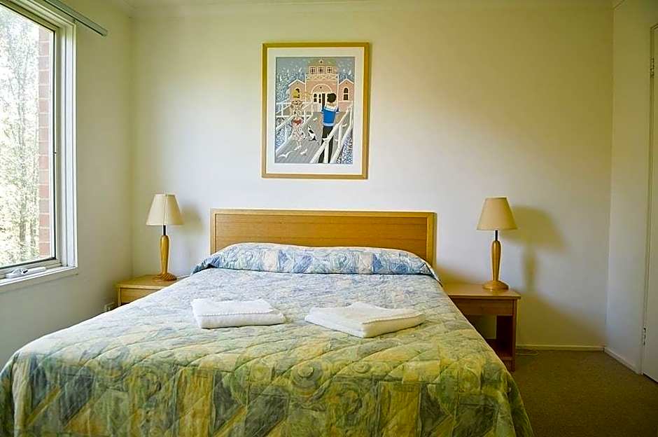 Lamplighter Motel And Apartments