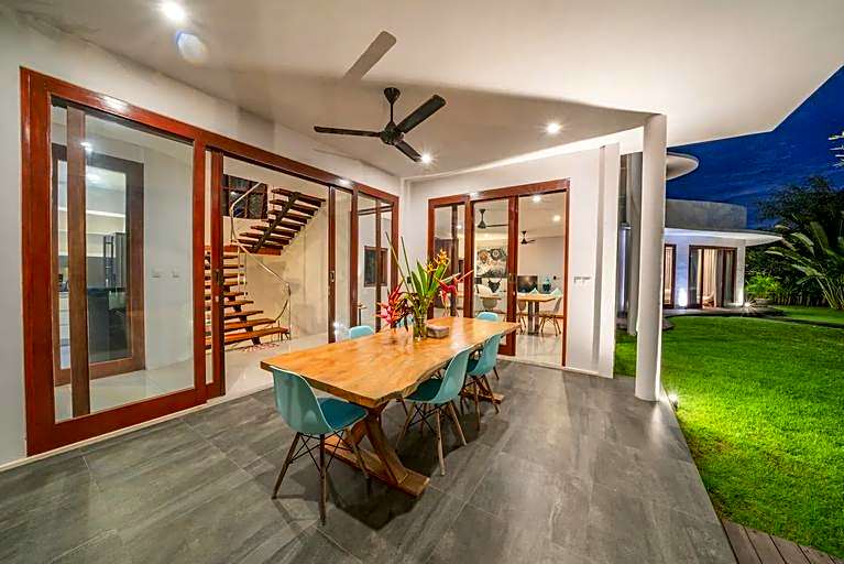 Balangan Sunset: Amazing 4 BDR Villa in Balangan w/ OCEAN VIEW in Balangan