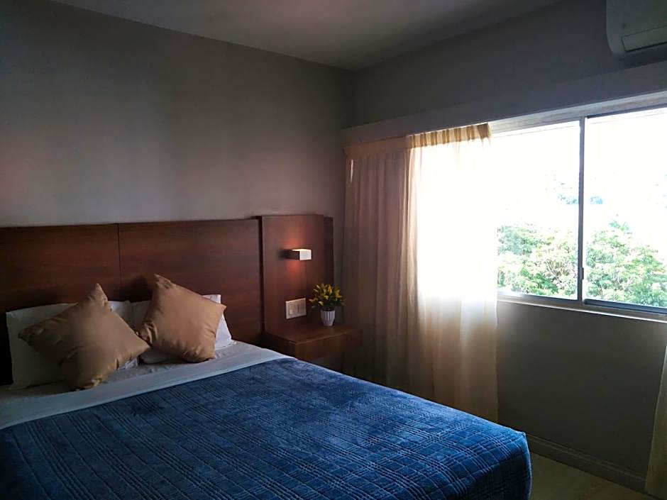 Hotel Tower House Suites