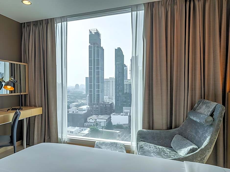 VELA Dhi GLOW Pratunam