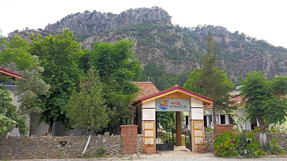 Hotel Riverside
