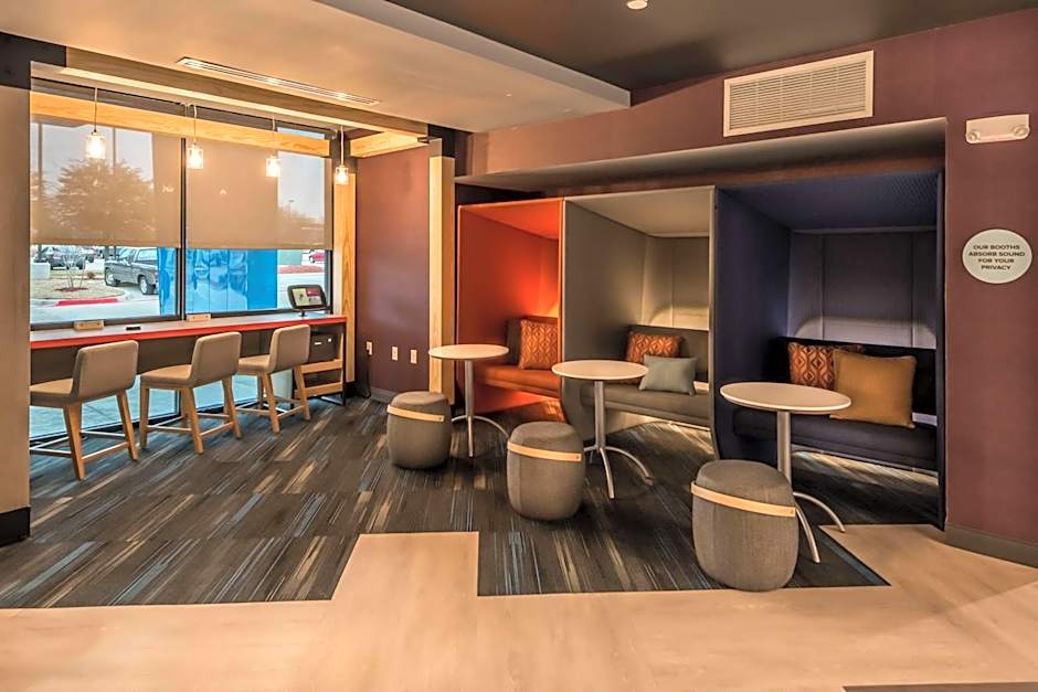 Tru by Hilton Garland, TX