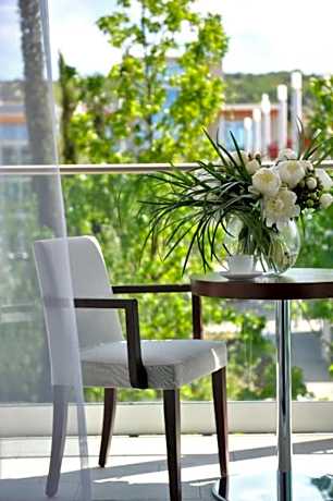 Aqua Double for Single Use with Pool View