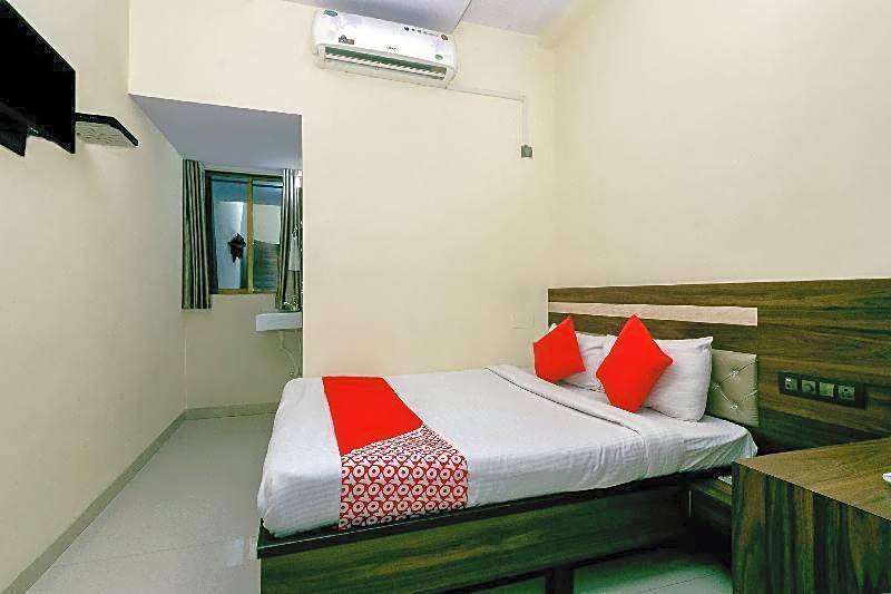 OYO 23656 Parimeet Hotel