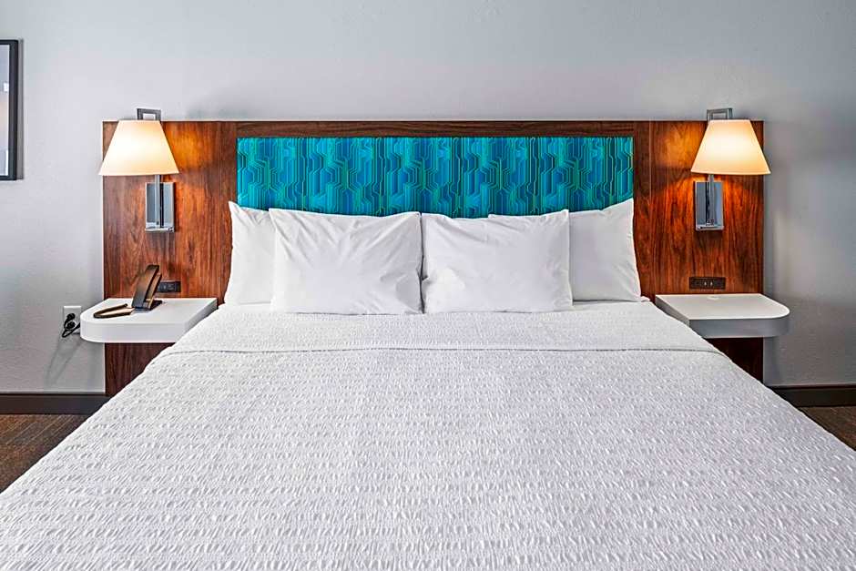 Hampton Inn By Hilton Columbus-North