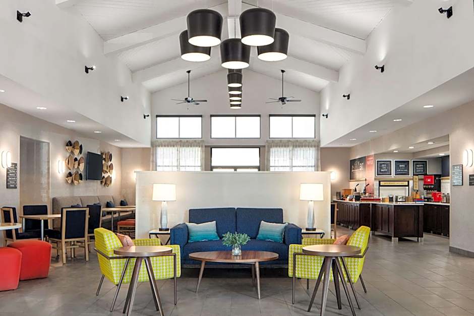 Hampton Inn By Hilton And Suites El Paso-Airport
