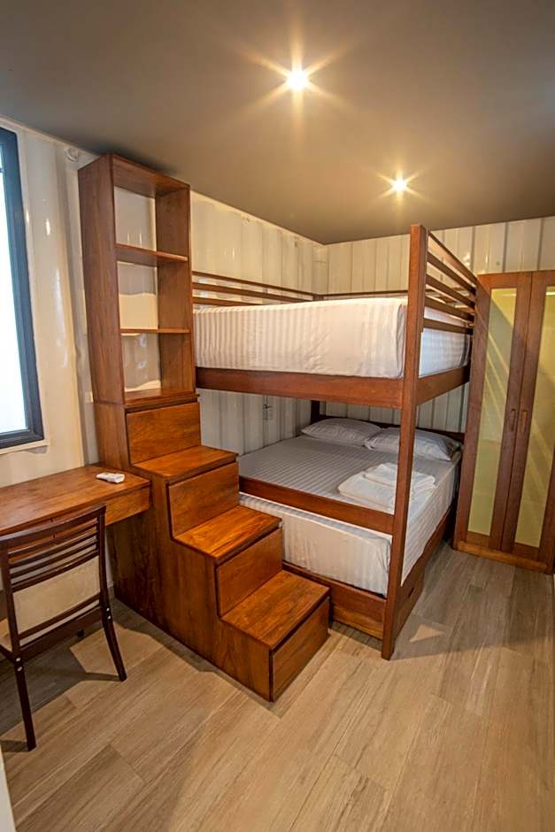 Containers Bacalar