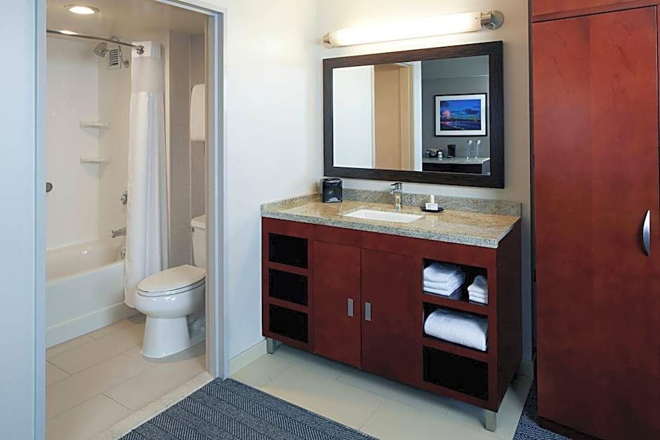 Courtyard by Marriott Los Angeles LAX/Century Boulevard