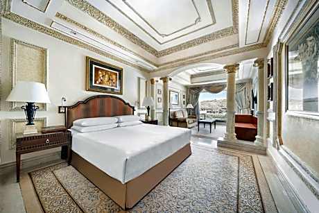 Superior King Room with Haram View