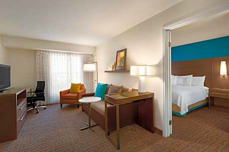 Two-Bedroom Two-Room Suite