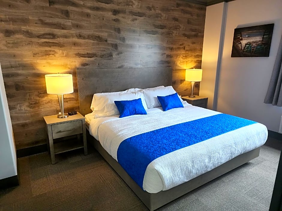 Photo 1 of 12 of Luxury 1 King Bed