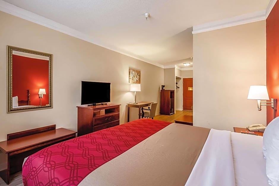 Econo Lodge Inn & Suites Douglasville