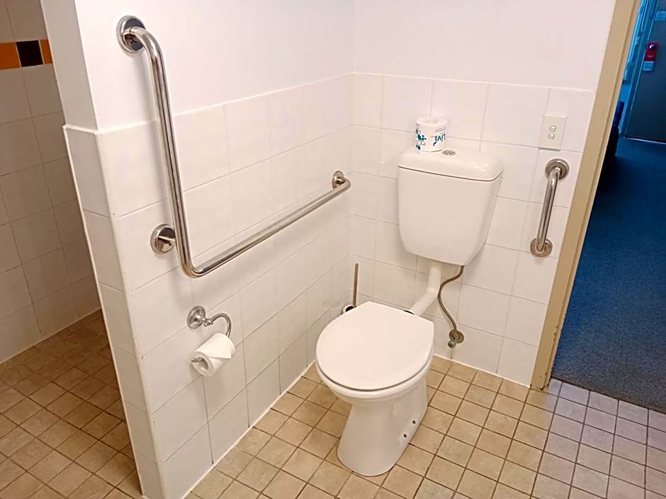 Waves Motel and Apartments formerly Comfort Inn International