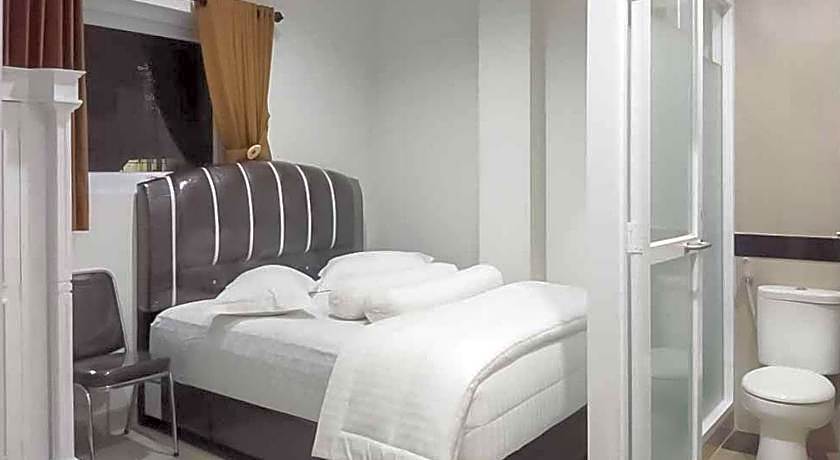 RedDoorz Plus near Palembang Airport 3