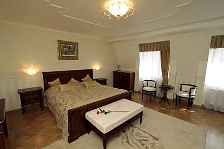 Suite with Wellness and Swimming Pool Access