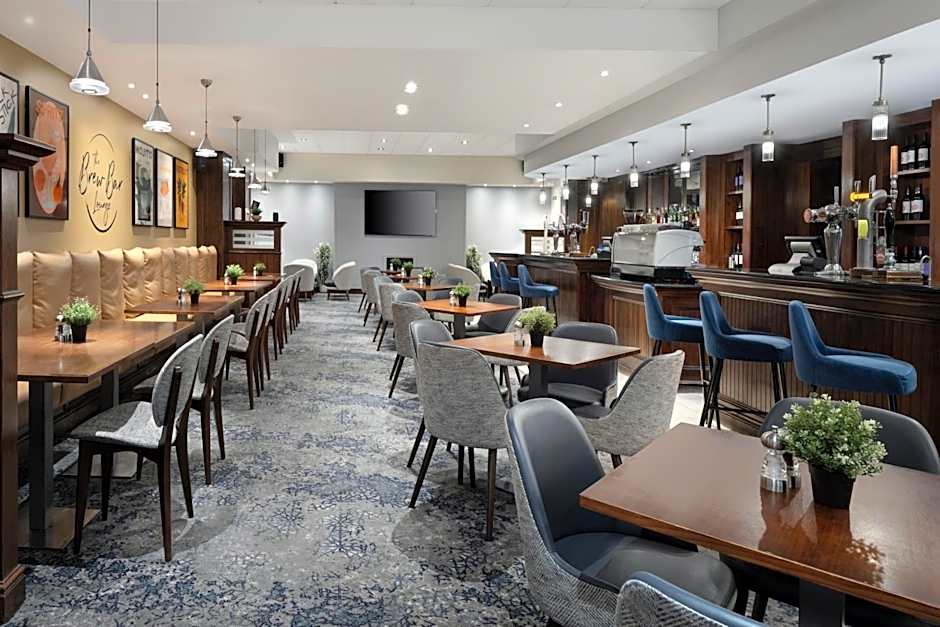 Delta Hotels by Marriott Heathrow Windsor