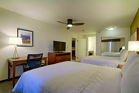 One-Bedroom Queen Suite with Two Queen Beds - Non-Smoking