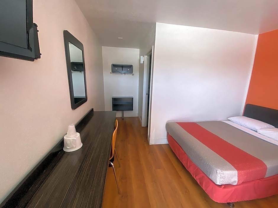 Motel 6-Goodland, KS