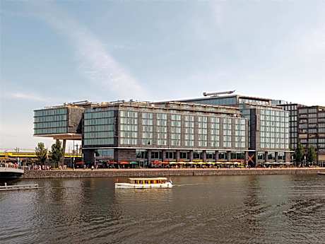 DoubleTree by Hilton Amsterdam Centraal Station