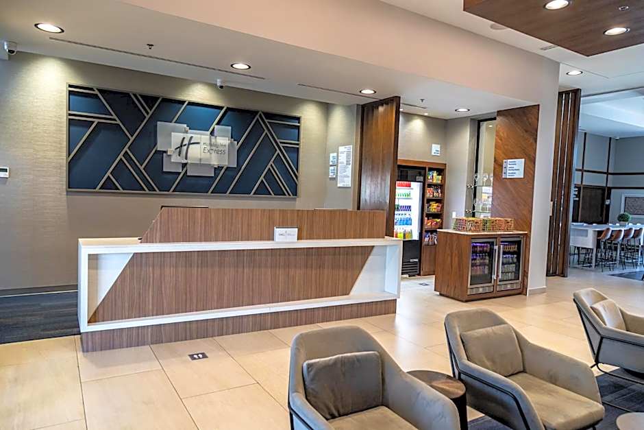 Holiday Inn Express And Suites Ensenada Centro By IHG