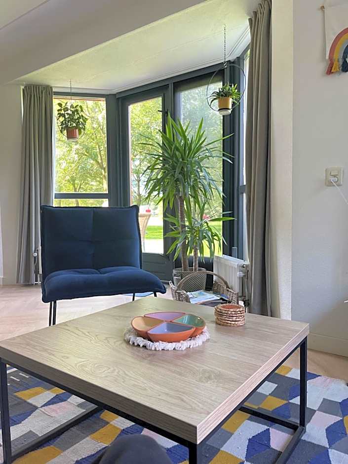 Nice 3-bedroom house with lake view