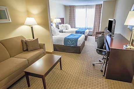 Suite with Two Double Beds - Non-Smoking/Pet Friendly