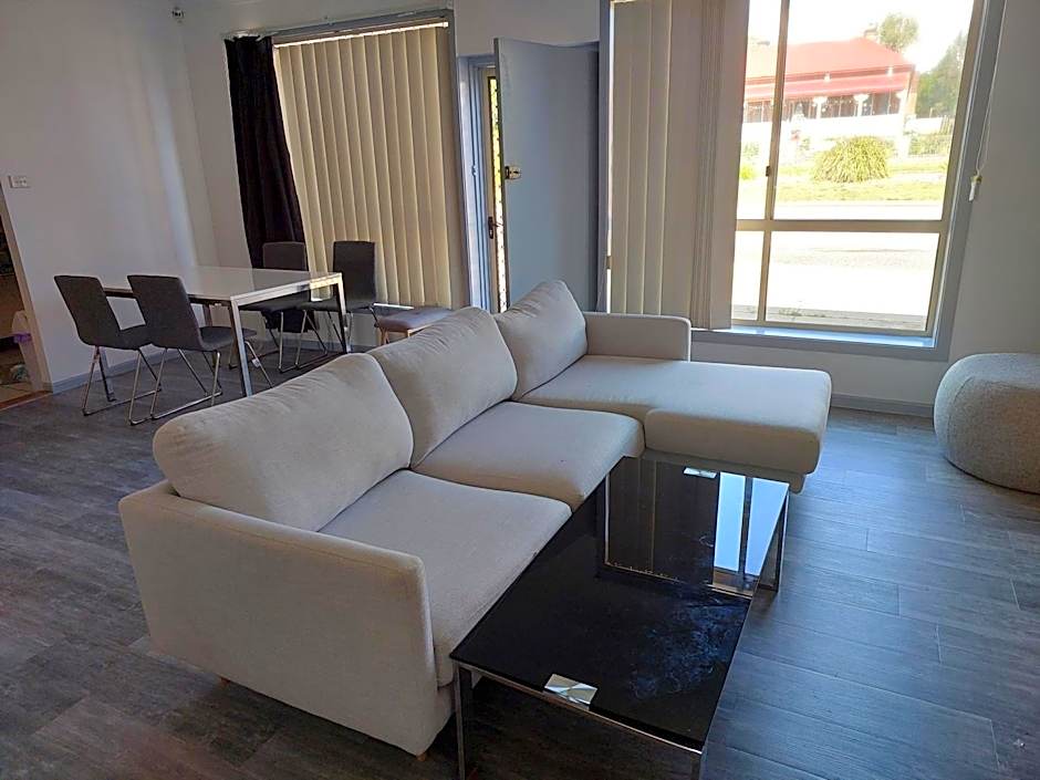 Fossicker Caravan Park