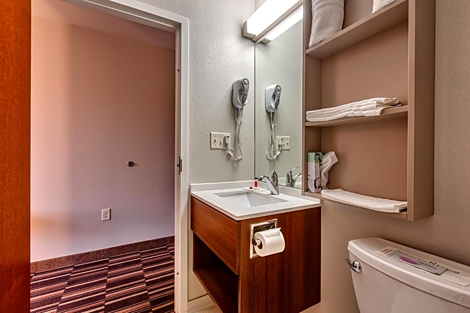 Microtel Inn & Suites by Wyndham Niagara Falls