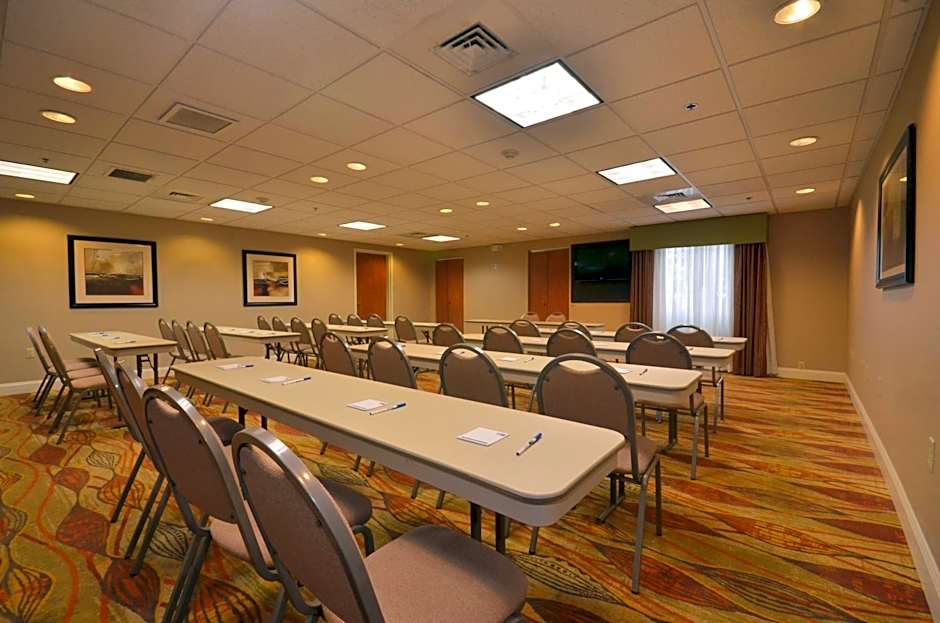 Holiday Inn Express Pine Bluff - Pines Mall Hotel By IHG