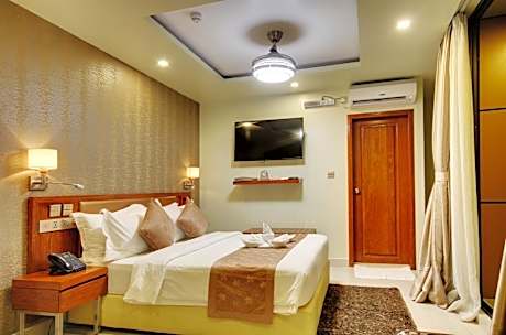 Suite with Sea View (Free Return Airport Transfer, 10% off on Food & Beverage and Spa)
