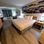 Days Inn & Suites by Wyndham Castle Rock