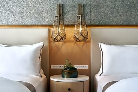 Queen Room with Two Queen Beds and Park View