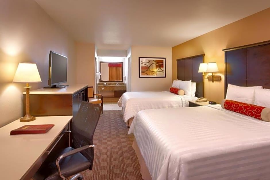 Cortona Inn And Suites Anaheim Resort